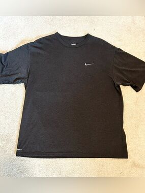 Nike dark charcoal  Fit-Dry Performance Tee Men’s Large